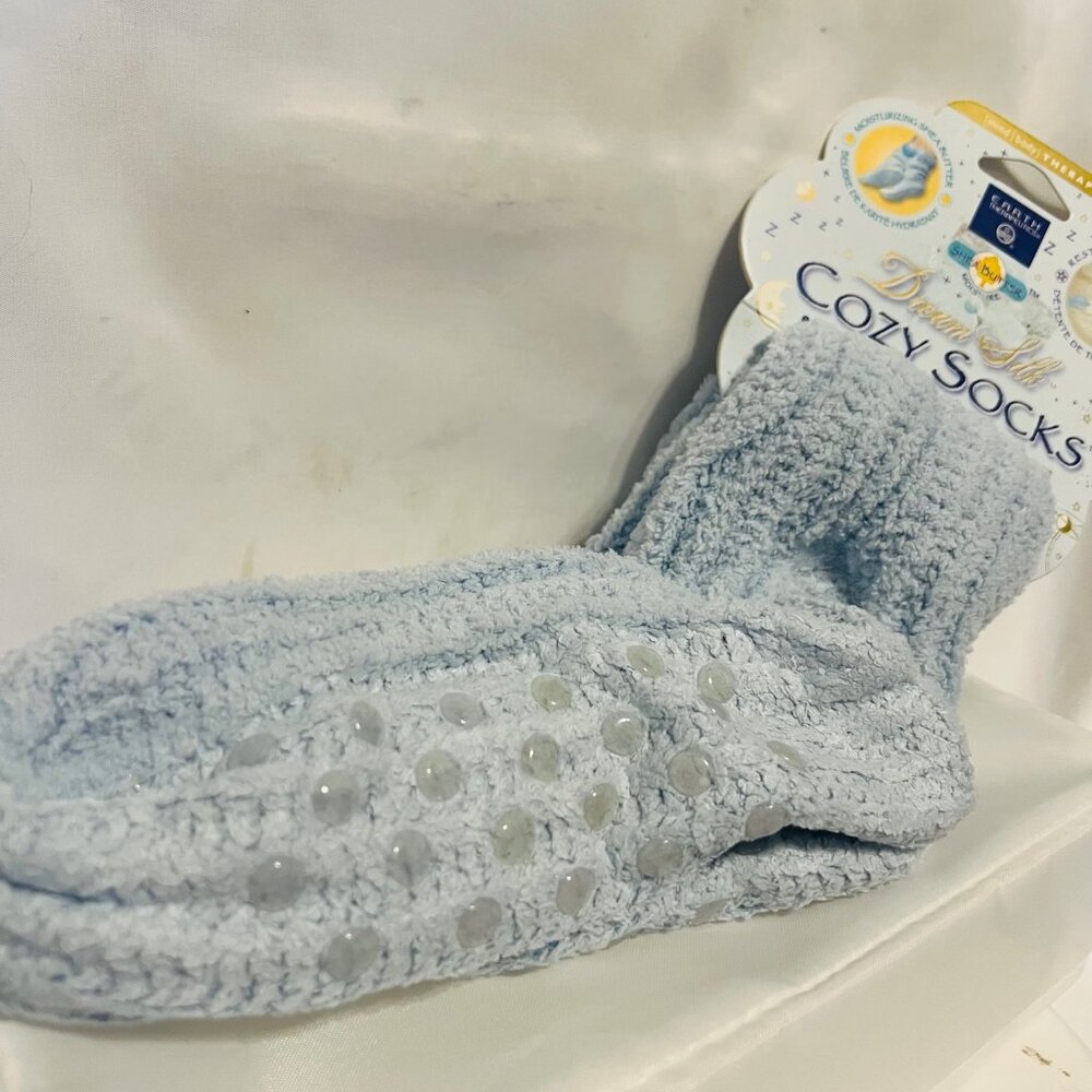 Earth Therapeutics Shea Butter Moisture Dream Silk Cozy Socks-Baby Blue-Fits Mos